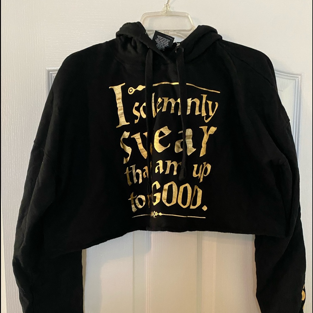 Large Cropped Harry Potter sweatshirt. Non smoking home.